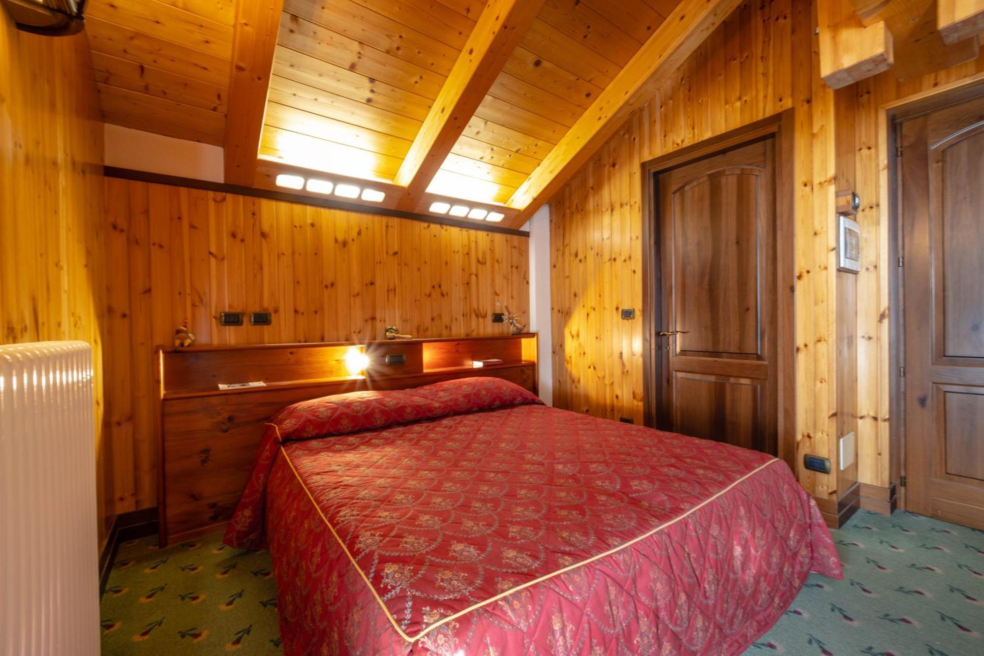 Hotel Bouton D'Or - קונייה מראה חיצוני תמונה